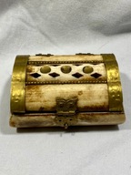 Śliczna szkatułka z kości - na biżuterię