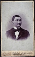 Foto Portret mężczyzny w atelier w Hamburgu