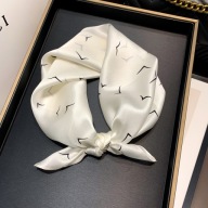 Jedwabna Apaszka Damska 100% Jedwab 53cm Kwadrat Elegancka i Uniwersalna