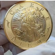 Moneta kolekcjonerska pozłacana Carpe Diem - Memento Mori