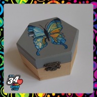 Ręcznie malowana szkatułka o podstawie sześciokąta