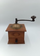 Stary młynek do kawy Peugeot z przełomu XIX i XX w. ozdobny kolekcjonerski