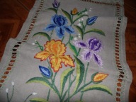 Bieżnik/makatka z haftem + frędzle, kwiaty - 38 cm x 78 cm