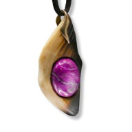 Wisiorek agat magentowy i wiąz - handmade, pirografia, prezent, dla niej