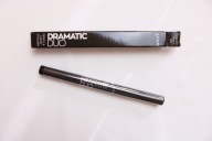 AVON Dramatic Duo kredka eyeliner Bold in Black