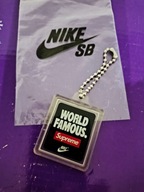 Oryginalny brelok do kluczy zawieszka od Nike SB Dunk Supreme