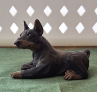 Figurka- piesek DOBERMAN
