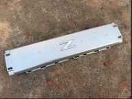 LISTWA BAGAŻNIKA EMBLEMAT Z NISSAN 350Z 93130CD000