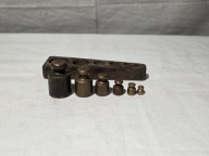 Stare odważniki mosiężne w drewnianym etui 1/2-20dkg