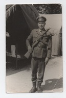 Stare zdjęcie żołnierza z poligonu