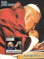 Gwinea Bissau 2005 ** złoty cena 9,90 zł kat.15€ (2) - Jan Paweł II