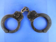 Unikatowe polskie kajdanki MO z lat 50-tych II wersja