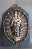 Madonna w różańcu z XVIII wieku. Relief