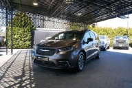 Chrysler Pacifica TouringL Polift Pentastar 3.6L V6 7os.StowNGoNaviRadarCa
