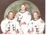 ASTRONAUCI AMERYKAŃSCY Z APOLLA 11 - pocztówka z lat 60-tych.