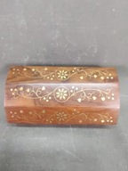 Stara szkatułka na biżuterię inkrustowana , bardzo ładna