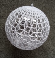 BOMBKA SZYDEŁKOWA RĘCZNIE ROBIONA BIAŁA RĘKODZIEŁO