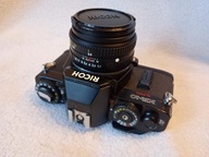 Małoobrazkowa lustrzanka japońska RICOH KR-10 super z obiektywem ..