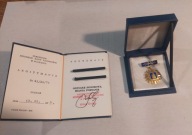 MEDAL ODZNACZENIE ODZNAKĘ HONOROWĄ MIASTA POZNANIA LEGITYMACJA PUDEŁKO PRL