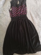 Sukienka w gumka w pasie