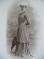 ELEGANCKA PANI W KAPELUSZU Z PARASOLKĄ przedwojenne FOTO