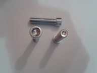 M10x40 śruba ampulowa zwężony łeb, gwint prawy.