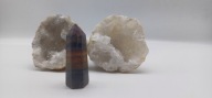 Kolekcjonerski naturalny tęczowy fluoryt kryształ stojący stożek 60mm