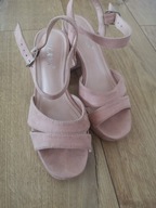 Różowe sandałki na obcasie 36