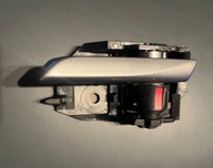 Mazda CX-30 Lewa strona Klamka wewnętrzna drzwi