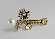 ELEGANCKA BROSZKA CYRKONIE KRYSZTAŁ PERŁA