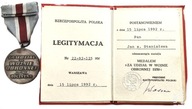 Za udział w wojnie obronnej 1939” wraz z legitymacją jego nadania.