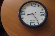 QUARTZ ŁADNY ZEGAR NA SCIĄNE