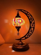 Półksiężycowata turecka lampa stołowa wykonana techniką mozaikową.