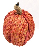 Urocza dynia z słomy – idealna dekoracja na Halloween i jesień!