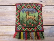 WEŁNIANY RĘCZNIE TKANY KILIM PĘTELKA Z DRĄŻKIEM DO ZAWIESZENIA JELONEK18x21