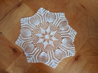 BIła , koronkowa serweta z bawełnianych nici - średnica 50 cm !!