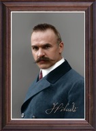 Obraz Józef Piłsudski portret z podpisem w drewnianej ramie ze szkłem