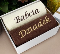 ZESTAW 2 RĘCZNIKÓW Z HAFTEM BABCI I DZIADKA 50X100 CM BAWEŁNA FROTTE