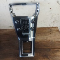 RAMKA LISTWA KOKPITU KONSOLI ŚRODKOWA VOLVO V40 II R-DESIGN