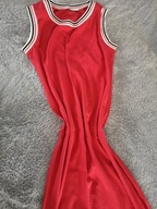 Czerwona sportowa sukienka