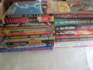 Gordon Dickson Harry Harrison Anne Mccaffrey Larry Niven Dan Simmons Zestaw
