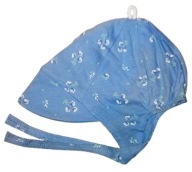 Czapka dziecięca niemowlęca wiązana z daszkiem