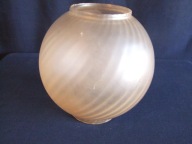 Olbrzymi klosz kula do lampy naftowej