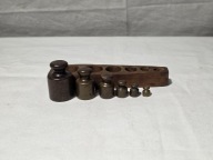 Stare odważniki mosiężne w drewnianym etui 1/2-20dkg