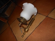 ŁADNY MOSIĘŻNY KINKIET W STYLU KLASYCYSTYCZNYM