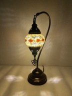 Lampa stołowa wykonana techniką mozaiki tureckiej.