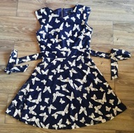 Sukienka 40 MELA LONDON z podszewką taliowana koronka w białe motyle