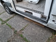 PRÓG PRAWYCH DRZWI PRZESÓWNYCH SPRINTER 907