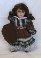 Lalka porcelanowa (4) kolekcjonerska na stelażu z podstawką 26cm