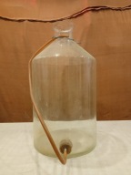 Stara butla laboratoryjna z rurką